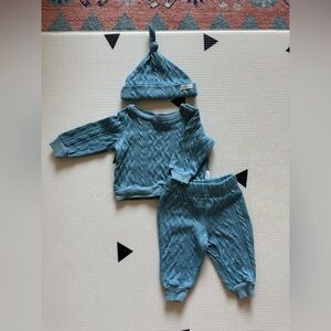 Tahari|Baby gender neutral Blue Cable Knit Baby Outfit matching Set•••0-3M